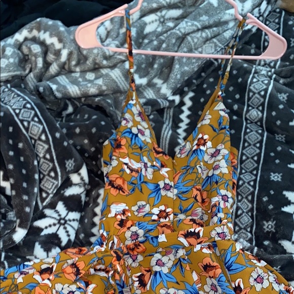 Women’s M Dress - Picture 2 of 3